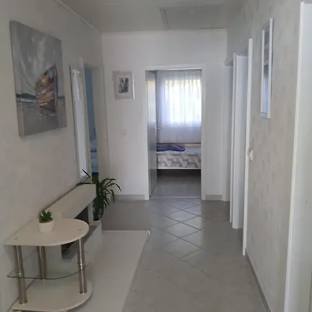 Mare Apartment *